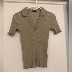 Zara Ribbed Short Sleeve Polo Collared Top in Taupe- Medium